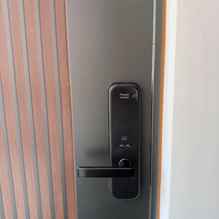 Y\'S House