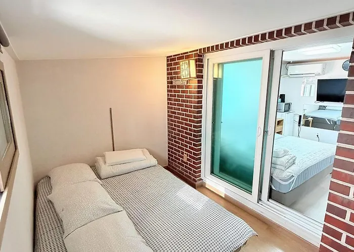 Y's House