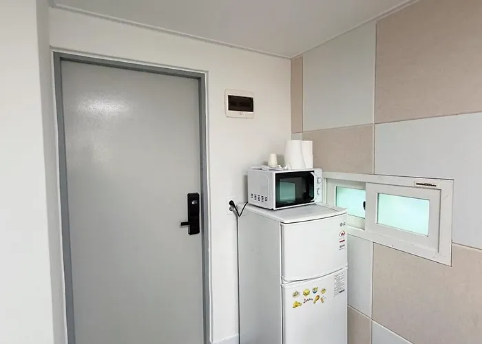 Y's House