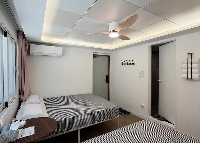 Y's House
